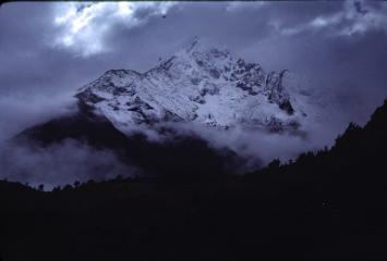 Everest at Night.jpg